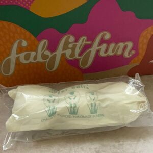 *FABFITFUN* TO THE MARKET Organic Wool Dryer Balls - Set Of 3